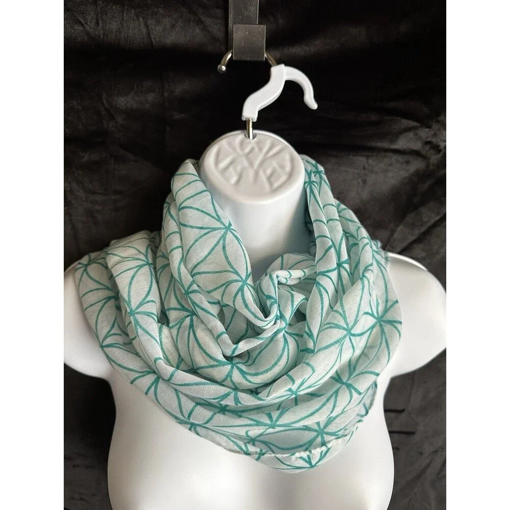 Key West Turquoise And White Geometric Flower Design Scarf/Shawl 82” X 28”